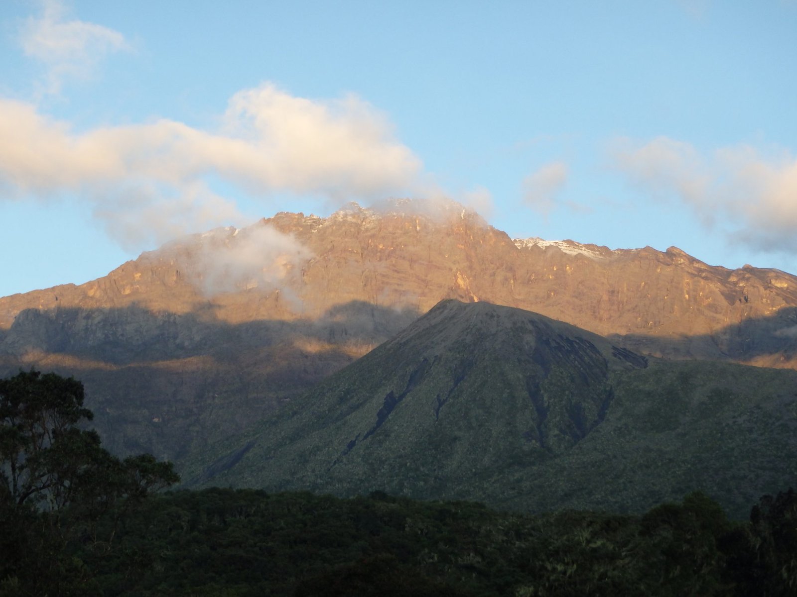 Arusha National Park Safari – Walking, Canoeing & Meru Views – Tanzania destination