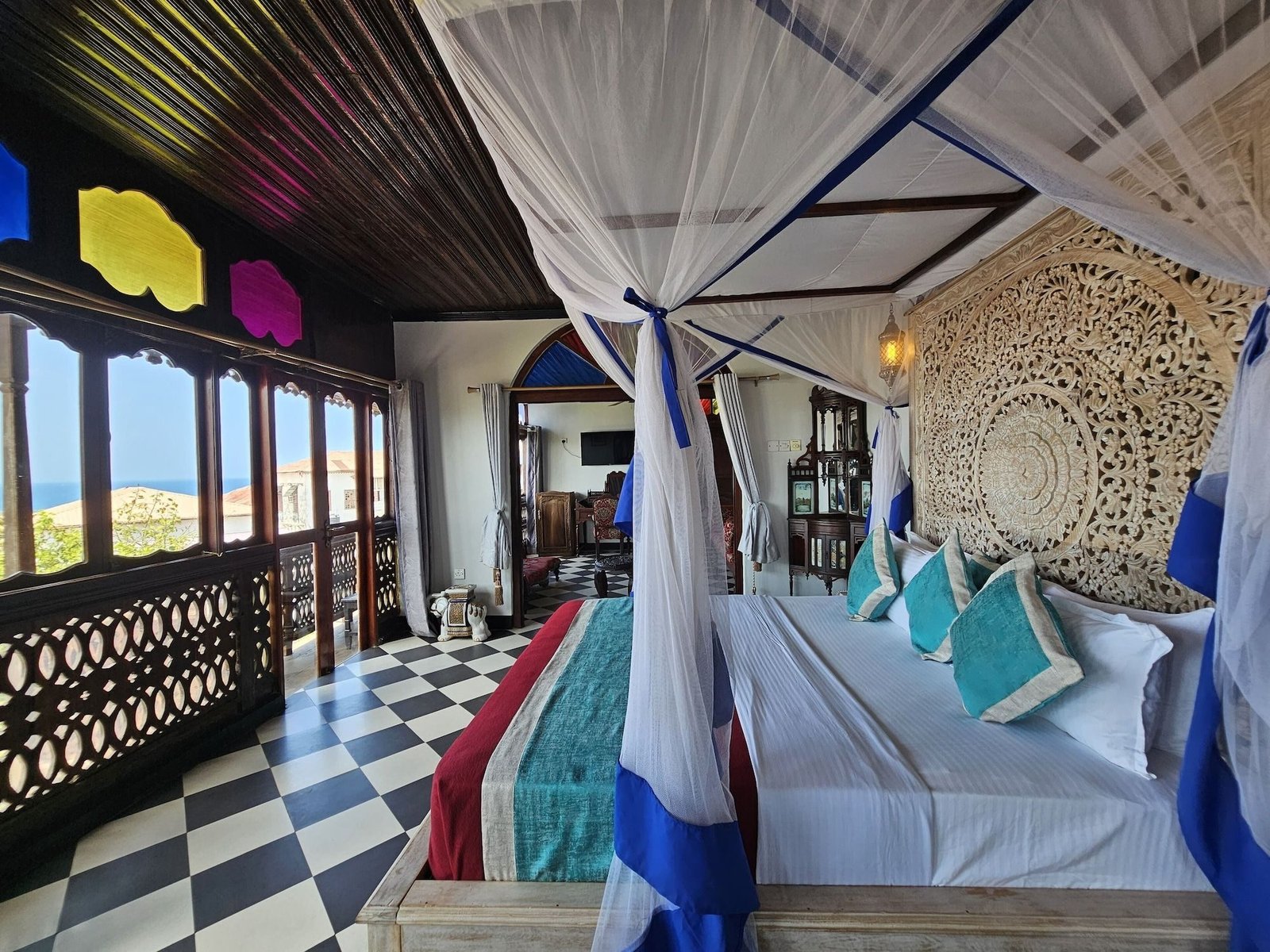 Dhow Palace Hotel - view 3