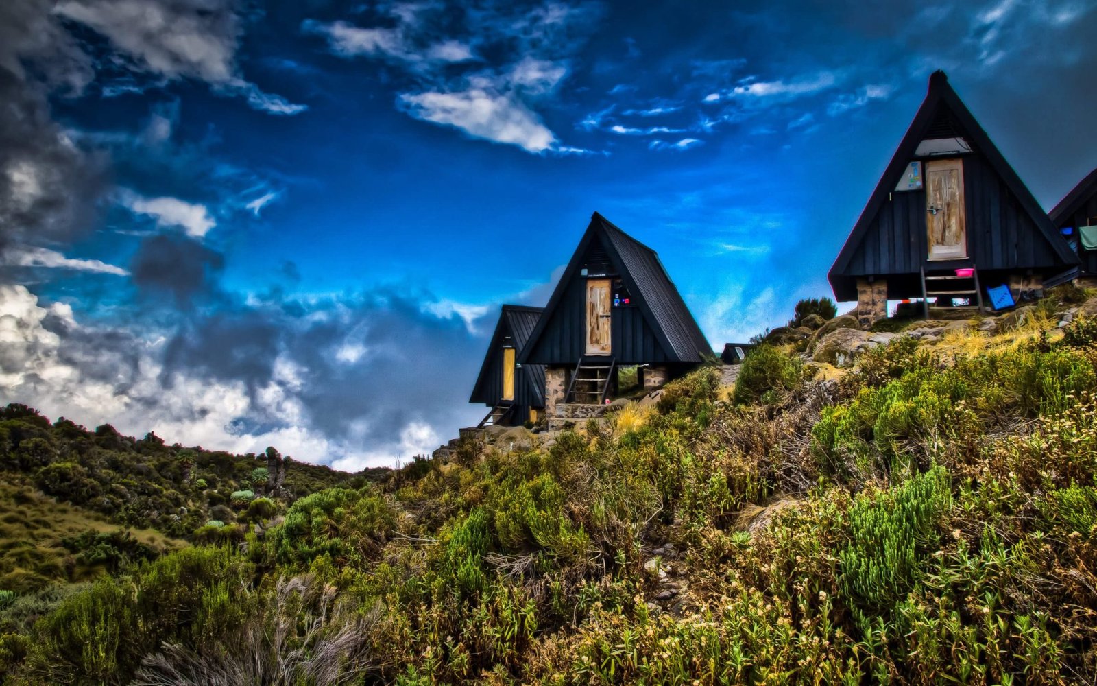 Mandara Hut - Mid-Range accommodation in Tanzania