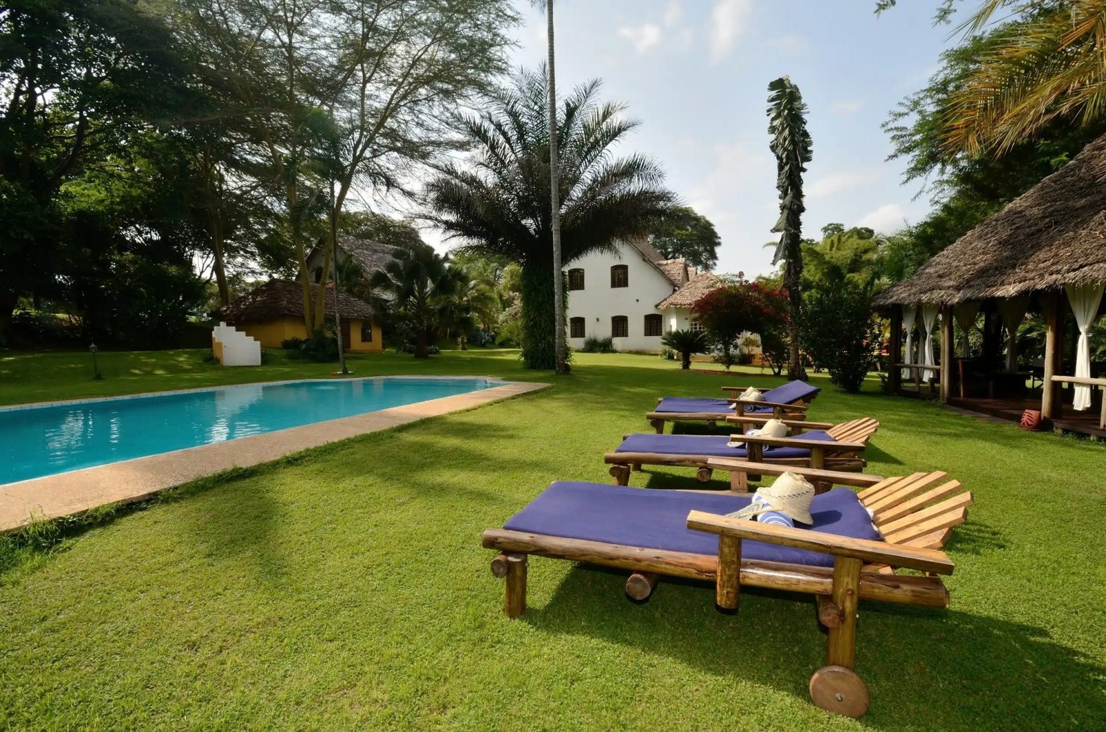 Under The Shade Safari Lodge.Arusha - view 3